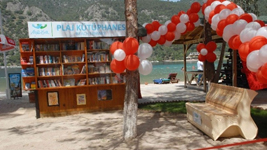 В Турции открыли пляжную библиотеку